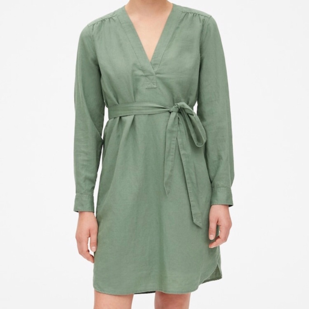 Gap Popover V-Neck Shirtdress in Linen